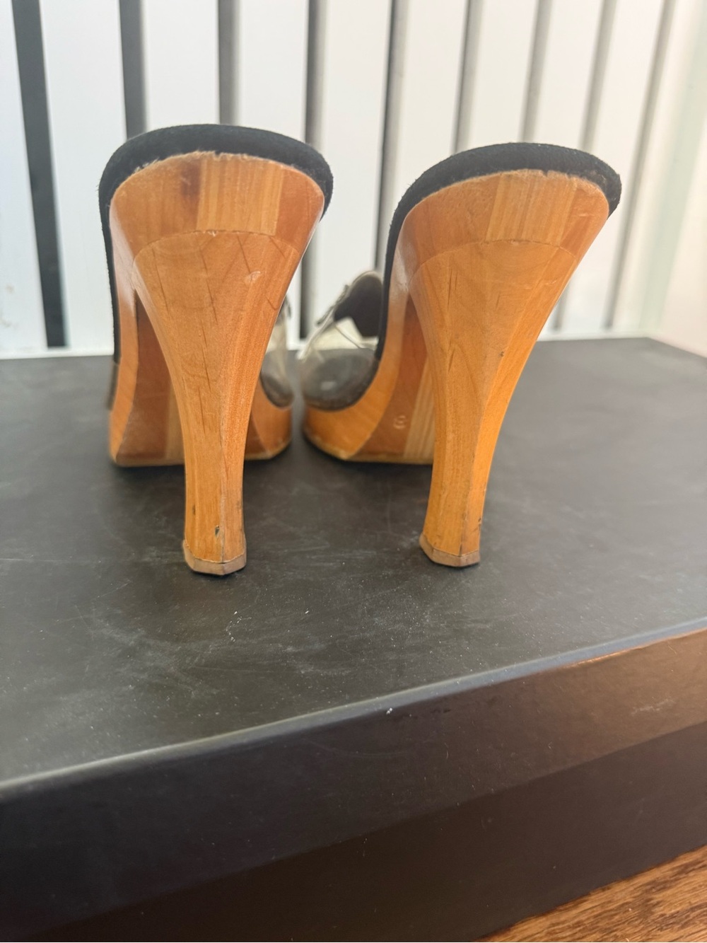 BETSEY JOHNSON VINTAGE RARE (1990's) SEXY WOODEN/PVC preowned size 8 - Picture 6 of 10